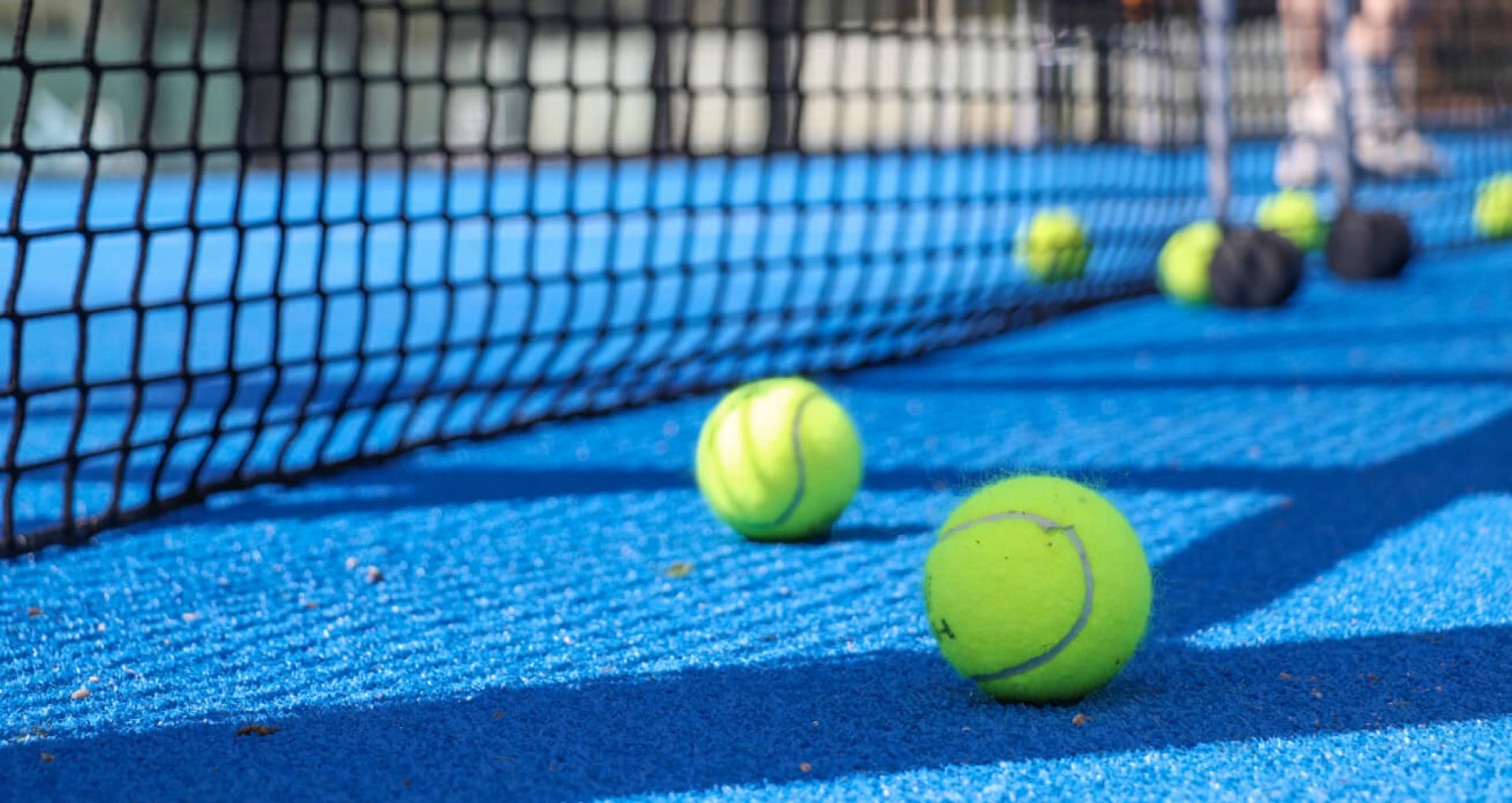 Pádel y tercera edad: beneficios reales para seguir activo